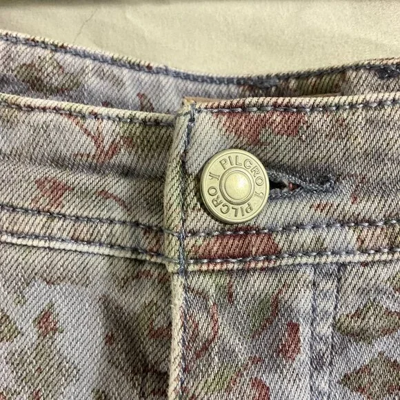 Pilcro-Anthropologie, Slim Boyfriend Jeans, Floral Print, Size 32 - Picture 4 of 9